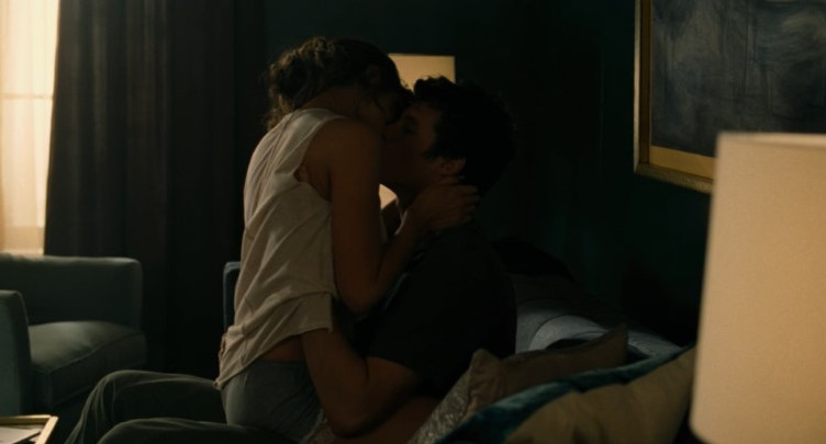 Kate Beckinsale, Kiersey Clemons – The Only Living Boy in New York (2017)  nude photo