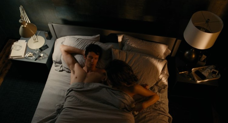 Kate Beckinsale, Kiersey Clemons – The Only Living Boy in New York (2017)  nude photo