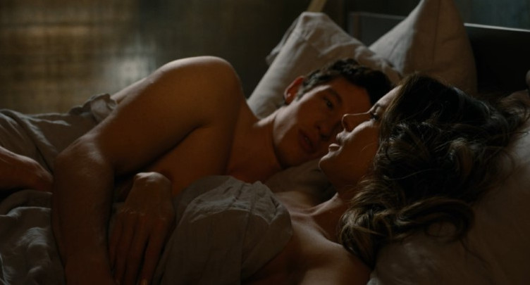Kate Beckinsale, Kiersey Clemons – The Only Living Boy in New York (2017)  nude photo