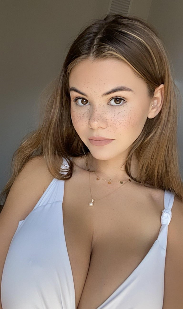 Ashley Tervort  nude photo