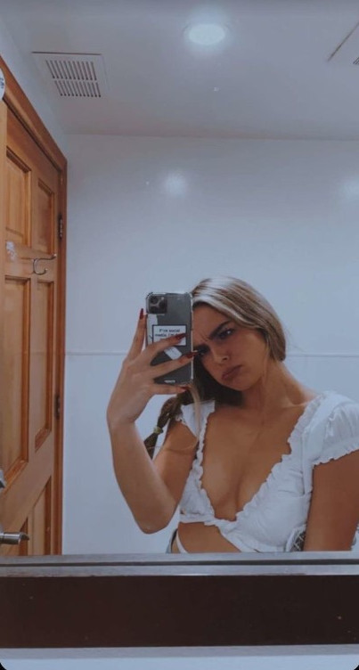 Addison Rae Cleavage  nude photo