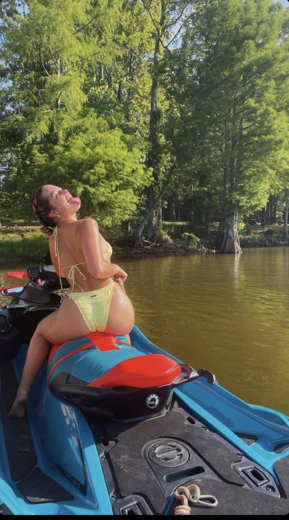 Addison Rae Holy Shit Bruh She So Bad  nude photo