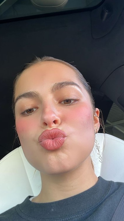 Addison Rae Kiss  nude photo
