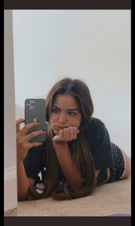 Addison Rae Mmmm  nude photo