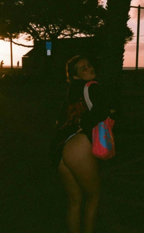 Addison Rae Naughty She Knows What We Love To See  nude photo