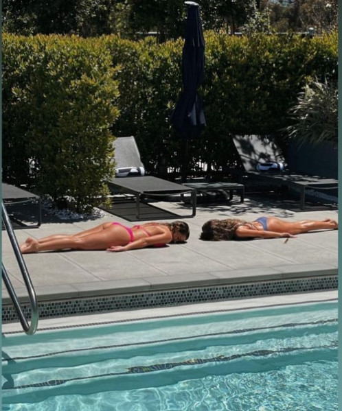 Addison Rae With Olivia Jade  nude photo