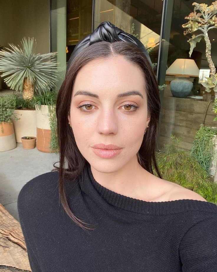 Adelaide Kane  nude photo