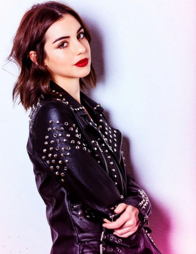 Adelaide Kane  nude photo