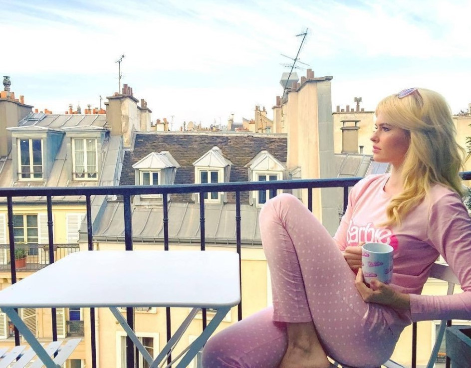 Adriana Abenia  nude photo