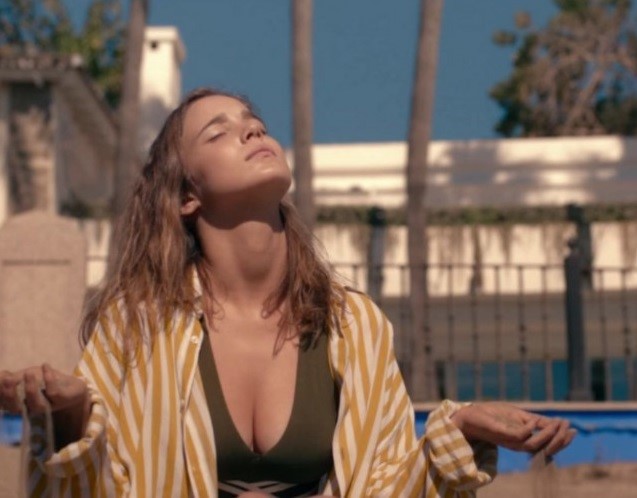 Alba Baptista Hot Tits  nude photo