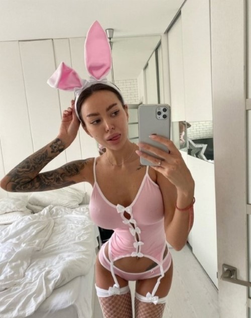 Alena Omovich  nude photo