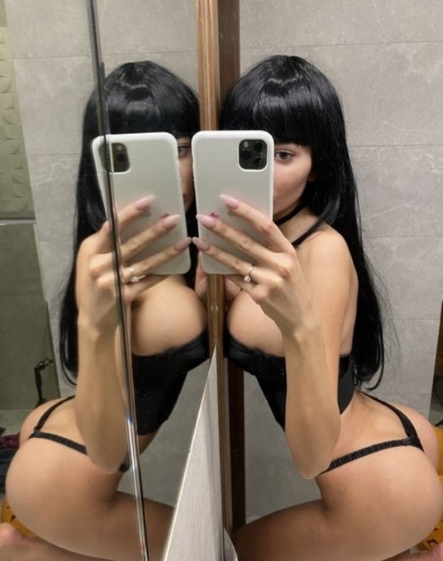 Alena Omovich  nude photo