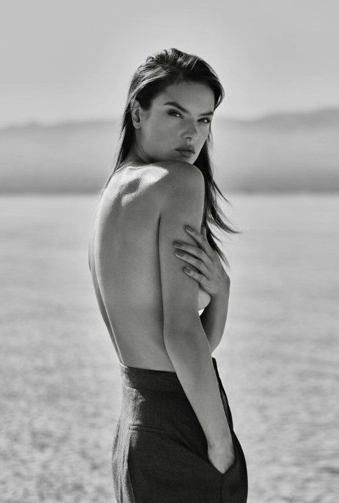 Alessandra Ambrosio  nude photo