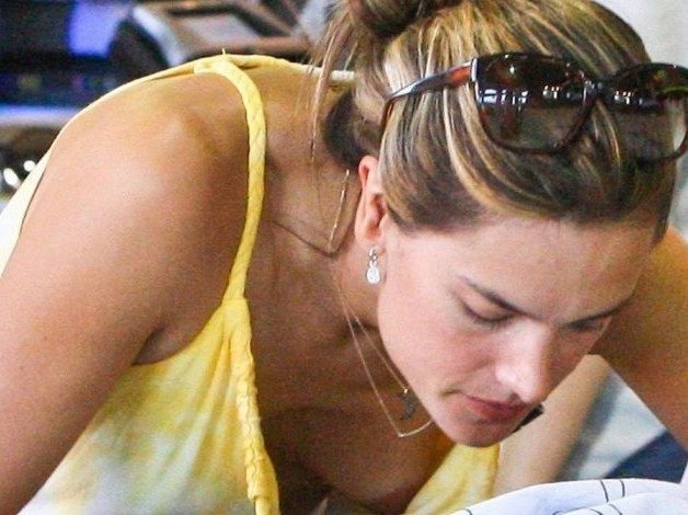 Alessandra Ambrosio Downblouse  nude photo