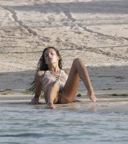 Alessandra Ambrosio Nude Sex  nude photo