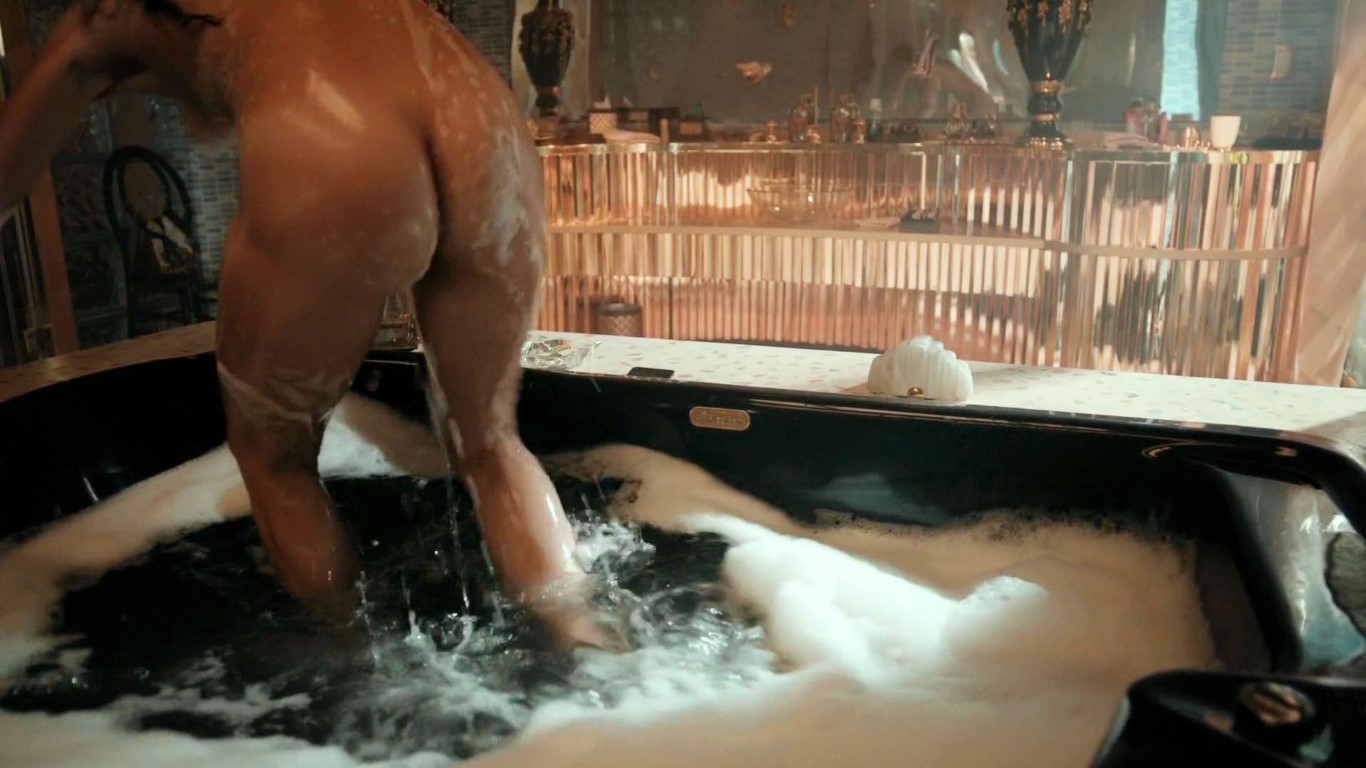 Alice Braga Nude Ass Hot Body Bath Scene  nude photo