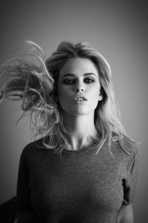 Alice Eve  nude photo