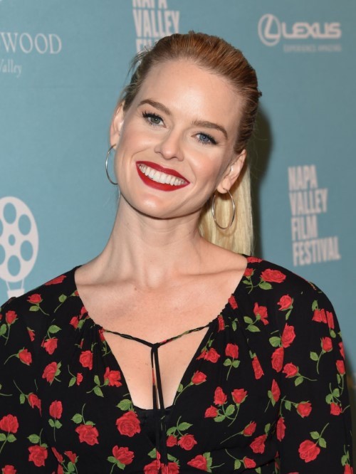 Alice Eve  nude photo