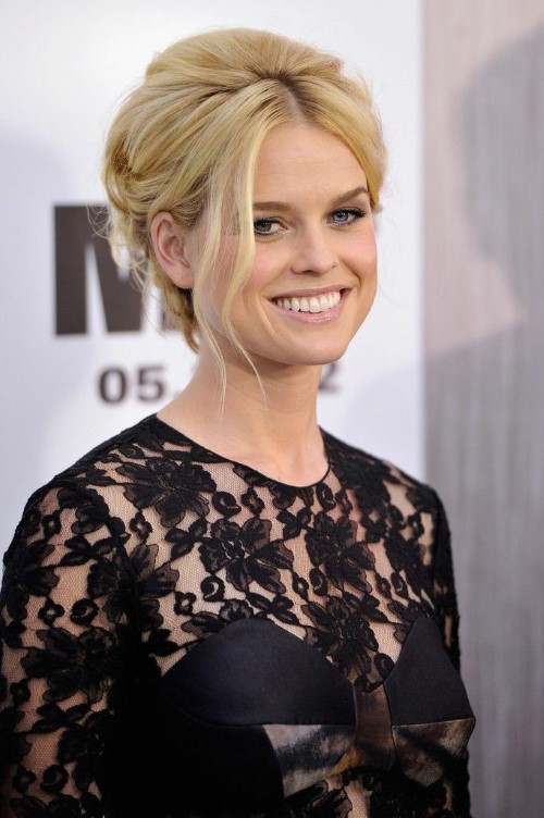 Alice Eve Cute Smile  nude photo