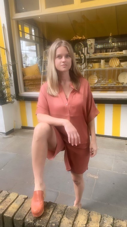 Alice Eve Getting A Leg Up  nude photo