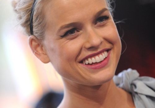 Alice Eve Her Infectious Smile  nude photo