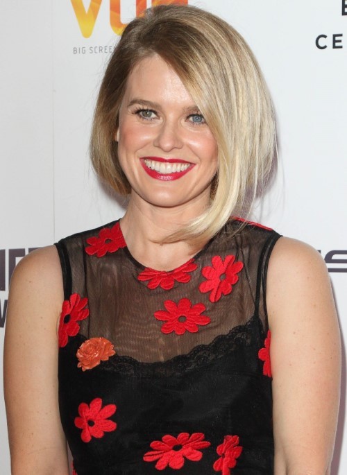 Alice Eve Looking Qt  nude photo