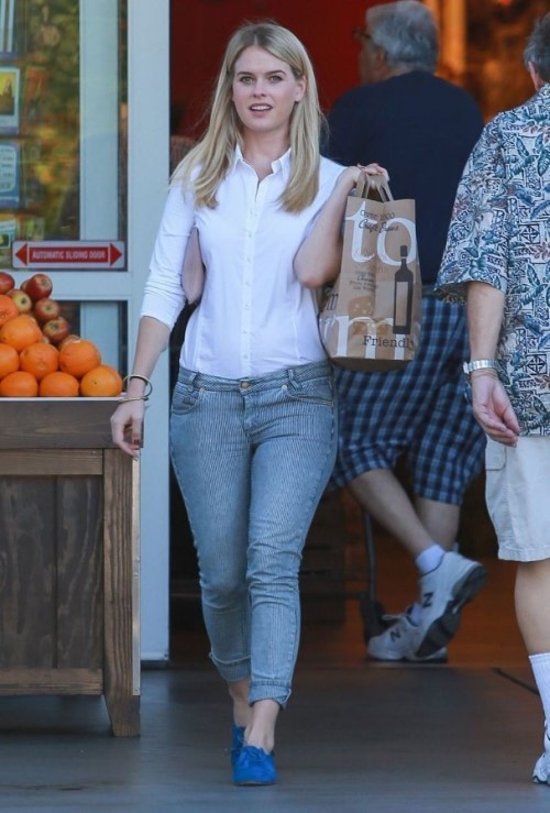 Alice Eve Shopping  nude photo