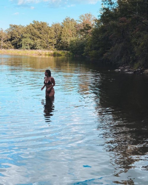 Alice Eve Swimming From Her Ig  nude photo
