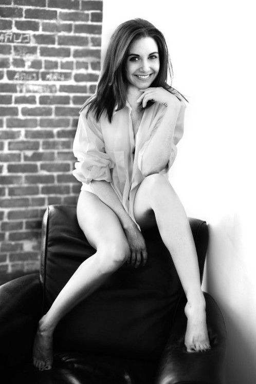 Alison Brie Annie In A Shirt  nude photo