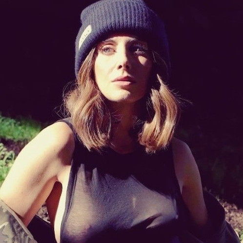 Alison Brie Braless Nipples See Through  nude photo