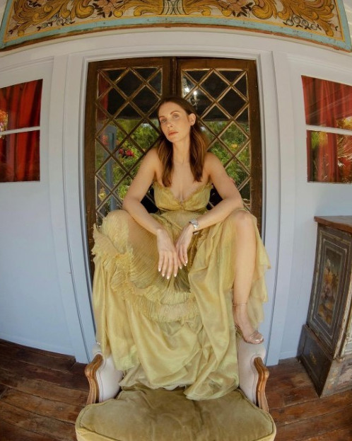 Alison Brie Gorgeous For Schön Magazine  nude photo