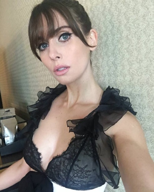 Alison Brie Incredible  nude photo