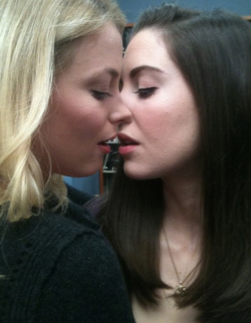 Alison Brie Now Kiss  nude photo