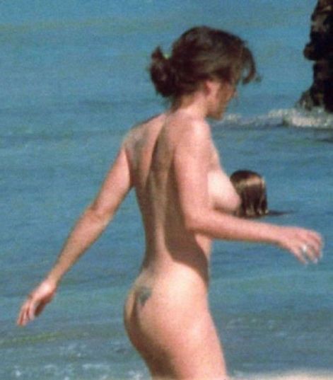 Alyssa Milano Nude At Beach  nude photo