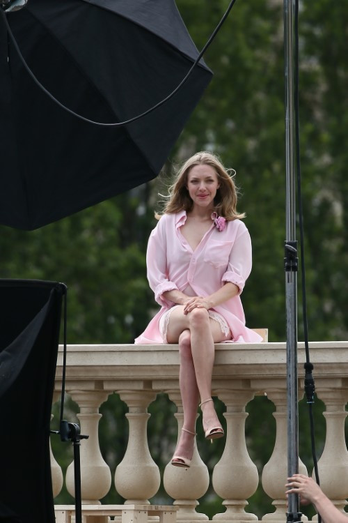 Amanda Seyfried 122 Bts Paris Photoshoot 11  nude photo