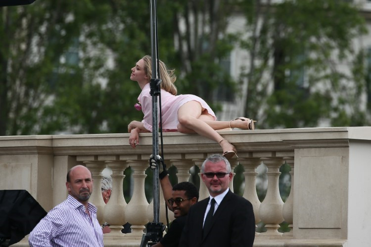 Amanda Seyfried 122 Bts Paris Photoshoot 25  nude photo