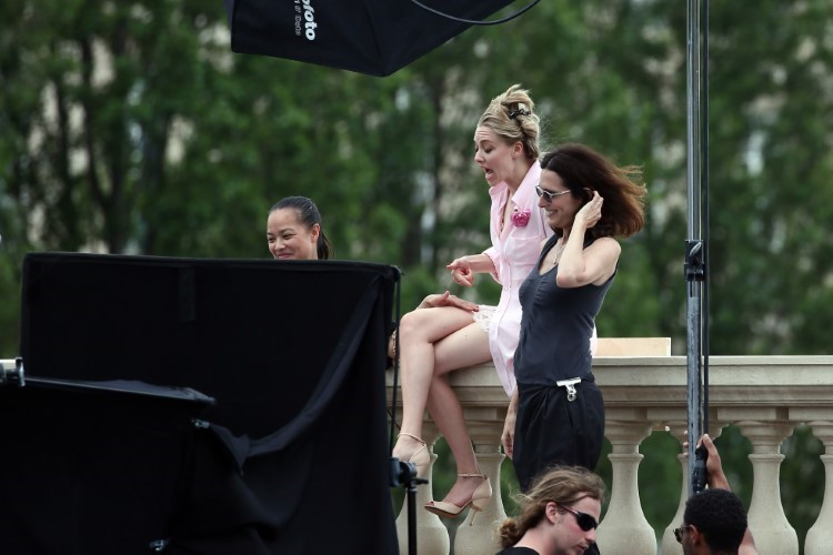 Amanda Seyfried 122 Bts Paris Photoshoot 45  nude photo