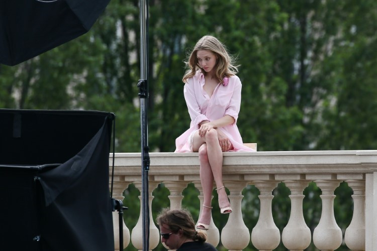 Amanda Seyfried 122 Bts Paris Photoshoot 58  nude photo