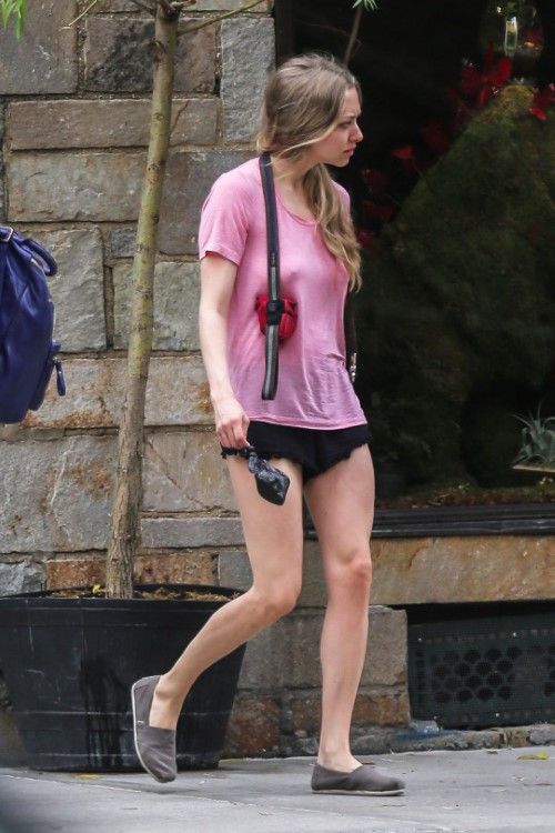 Amanda Seyfried 202 Out And About  nude photo