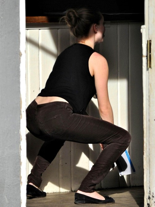 Amanda Seyfried 368 Opps Dropped Something 1  nude photo