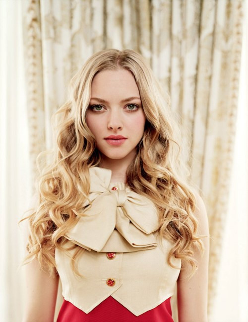Amanda Seyfried Emily Shur Photoshoot  nude photo
