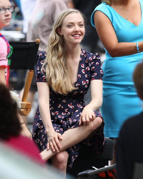 Amanda Seyfried Filming Ted Movie In Boston  nude photo