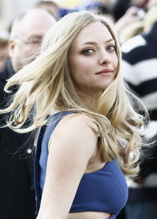 Amanda Seyfried Flowing Hair  nude photo