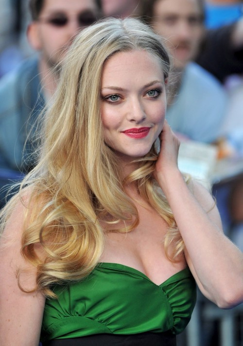 Amanda Seyfried Green Dress  nude photo