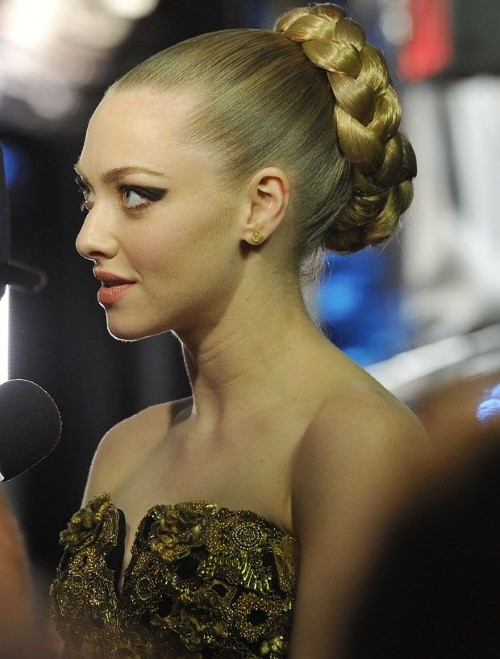 Amanda Seyfried Hair Pulled Back  nude photo