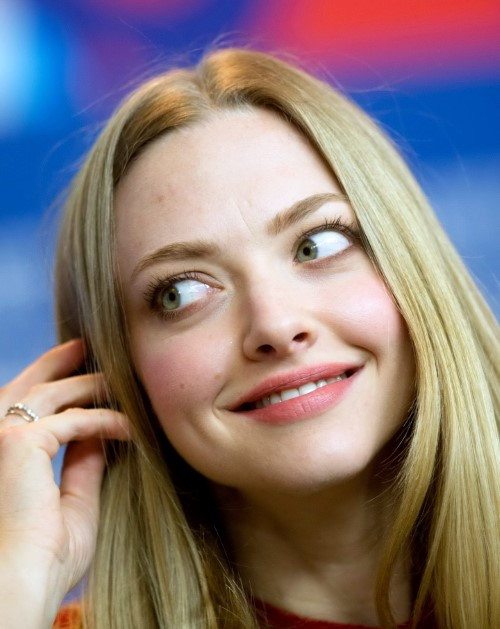 Amanda Seyfried Her Eyes  nude photo