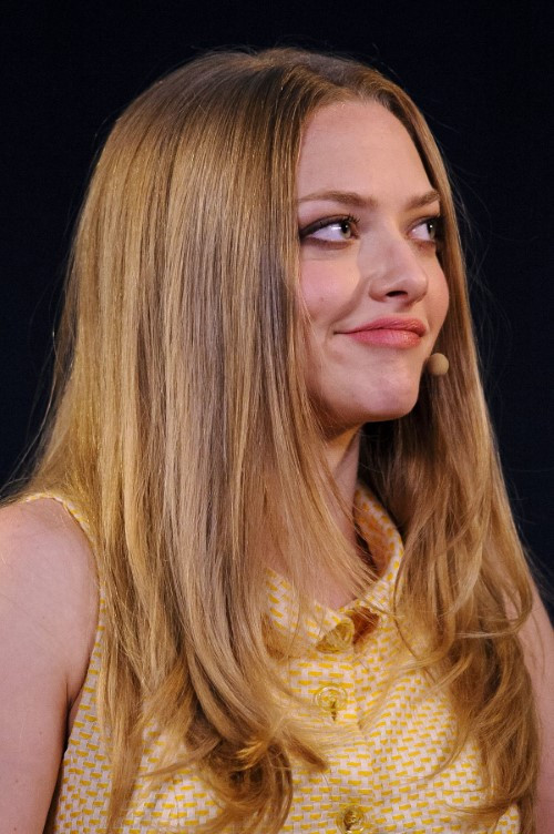 Amanda Seyfried Hrmmph Cute Expression  nude photo