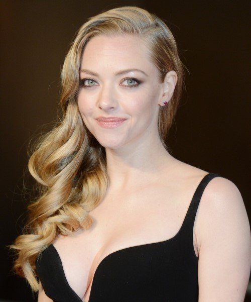 Amanda Seyfried In A Black Dress  nude photo