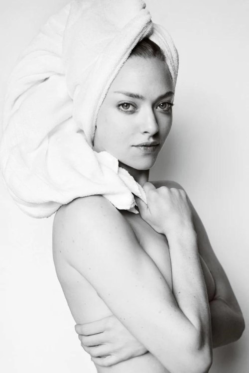 Amanda Seyfried In Testinos Towel Series  nude photo