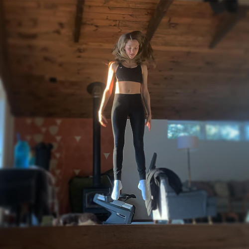 Amanda Seyfried Jumping  nude photo